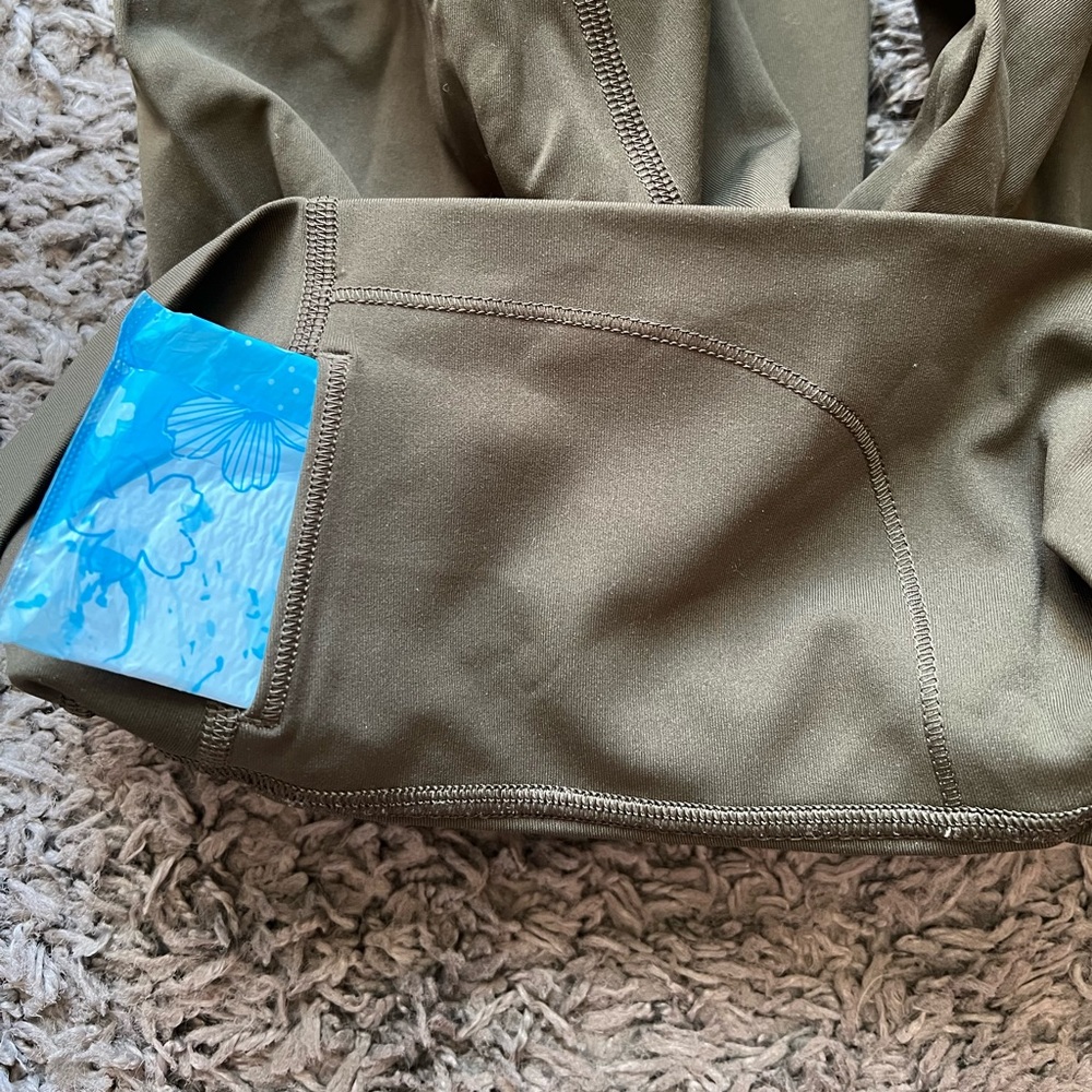 Lululemon Leggings - Picture 5 of 5